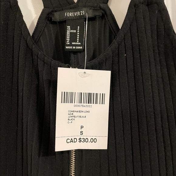 Forever21 Black Ribbed Wide leg jumpsuit Size Small, Brand New Never Worn - Picture 2 of 2